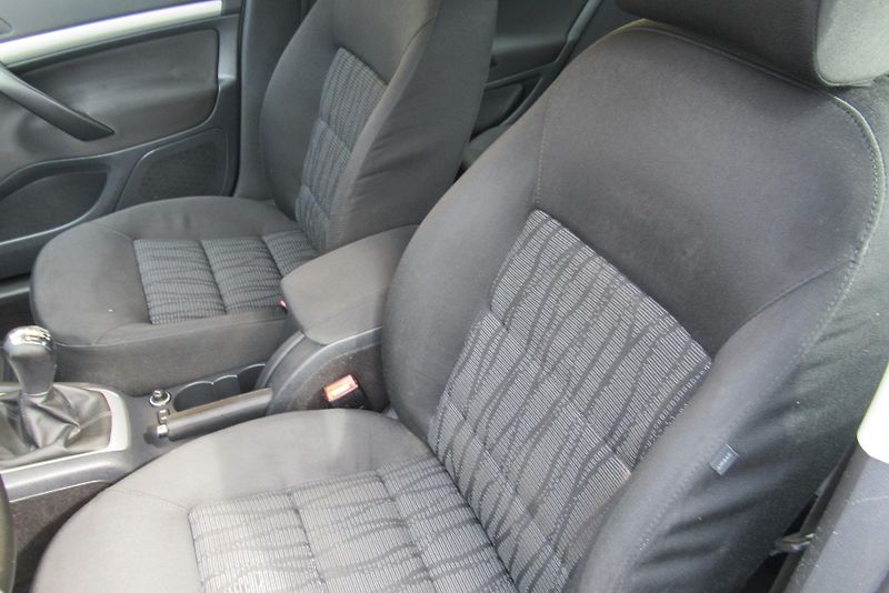 Škoda Octavia 1.2 TSi AUT.KLIMA VYHŘ.SEDAČKY - fotka 15 z 20