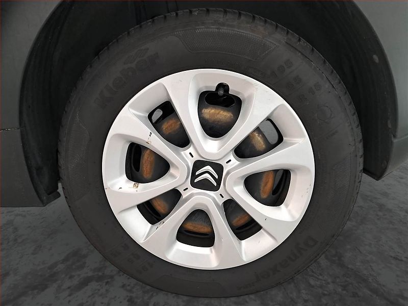 Citroën C3 (2017) 1.2 PureTech, Tempomat - fotka 15 z 17