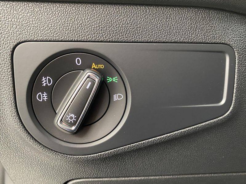 Volkswagen Tiguan 2,0 TDI DSG 110 kW COMFORTLINE - fotka 13 z 27