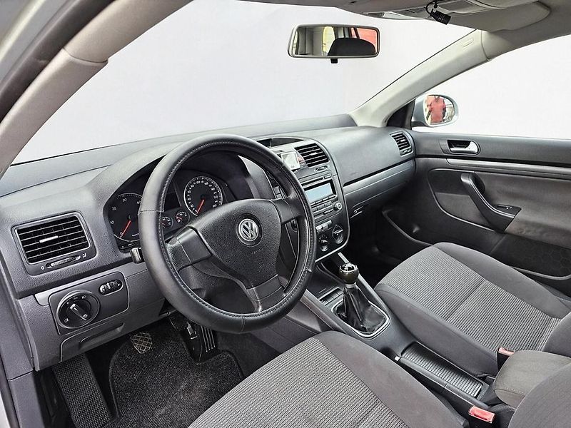 Volkswagen Golf 1.9 TDI 77kW,KLIMA,2x KOLA - fotka 14 z 33