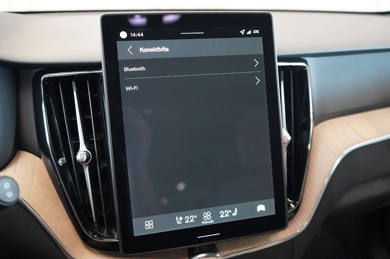 Volvo XC60 B5 PLUS Dark, Harman, 360° - fotka 30 z 42
