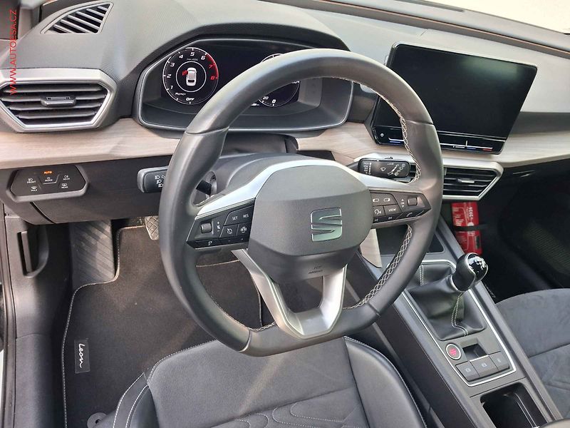 Seat Leon (2021) 1.5 TSi, Xcellence, LED, navi - fotka 13 z 19