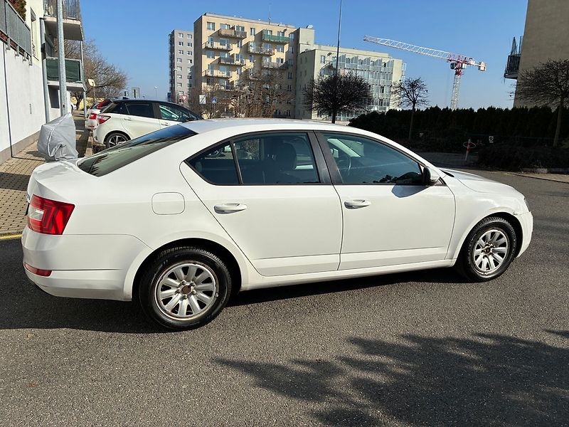 Škoda Octavia 1.6 TDi 77 kW AMBITION - fotka 4 z 17