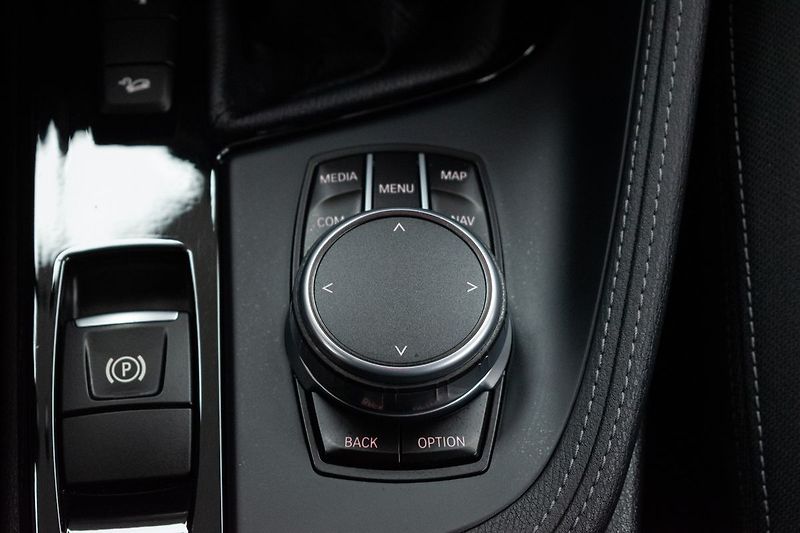 BMW X1 xDrive20d Sport Line*HEAD-UP* - fotka 24 z 42
