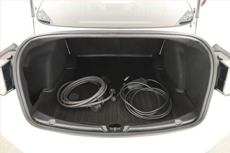 Tesla Model 3 (2020) Performance 78kWh, SoH 83% - fotka 13 z 20