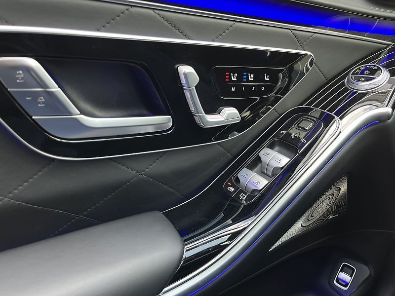 Mercedes-Benz Třídy S 500 4MATIC L AMG Line - fotka 13 z 19