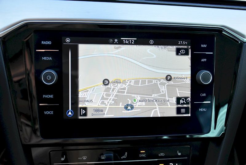 Volkswagen Passat (2021) COMBI ELEGANCE 1.5 TSI 110 kW - fotka 20 z 32