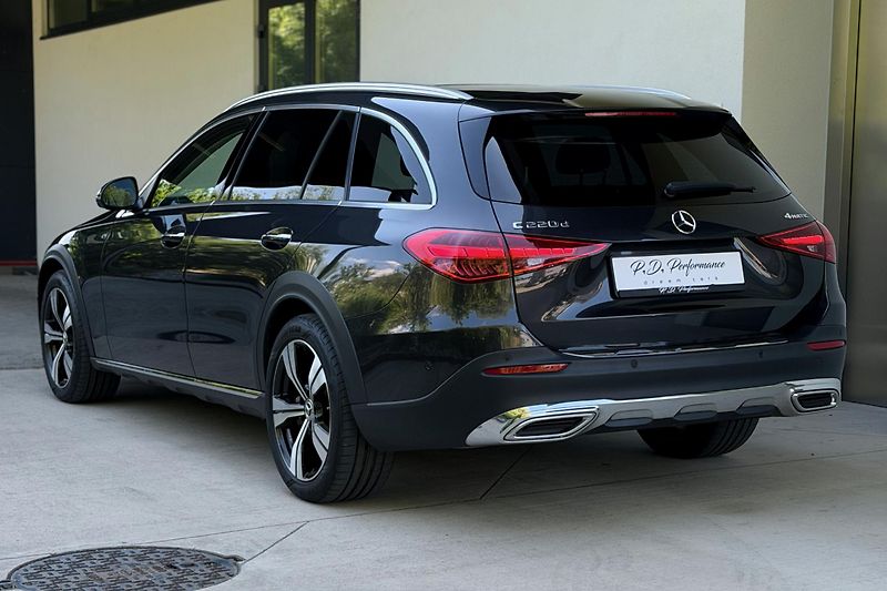 Mercedes-Benz Třídy C (2023) C 220d 4Matic Allterrain - fotka 18 z 125