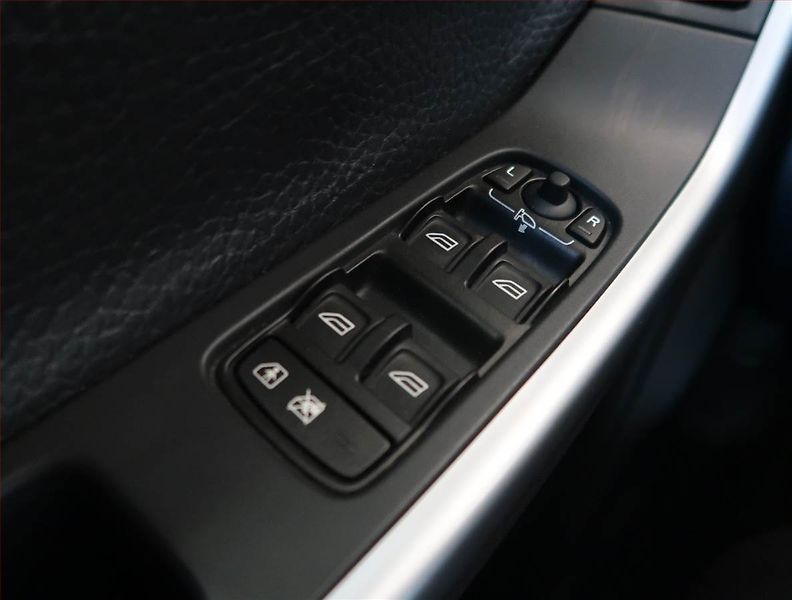 Volvo XC60 (2009) Summum T6, 4X4, Automat - fotka 17 z 21