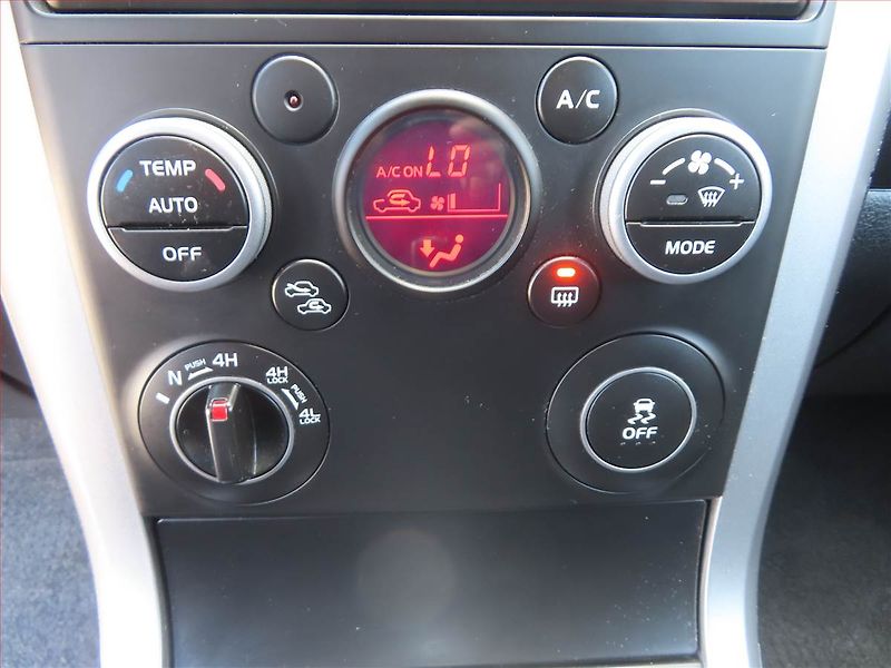 Suzuki Grand Vitara (2012) 1.9 DDiS, 4X4, Serv.kniha - fotka 15 z 17
