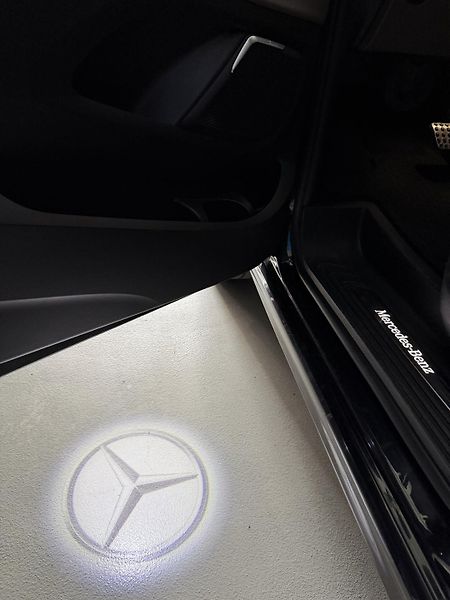 Mercedes-Benz Třídy V (2022) EXCLUSIVE 300d 4M AMG/AIR - fotka 48 z 52