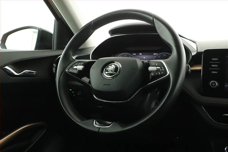 Škoda Fabia (2022) 1.0 TSI, Automat, Tempomat - fotka 8 z 20