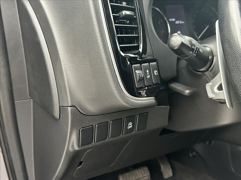 Mitsubishi Outlander 2,0 150PS  Active A/T - fotka 31 z 52