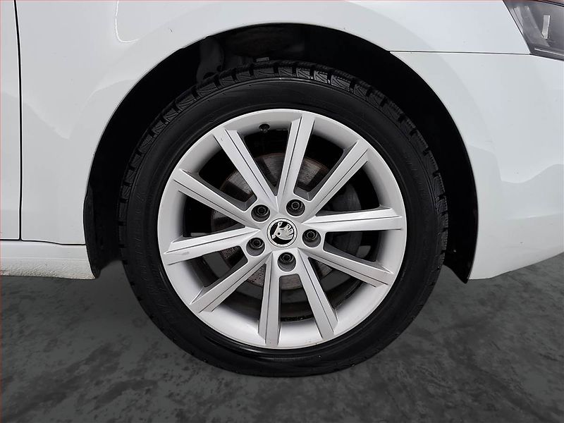 Škoda Octavia (2015) 2.0 TDI, 4X4, Serv.kniha - fotka 15 z 19