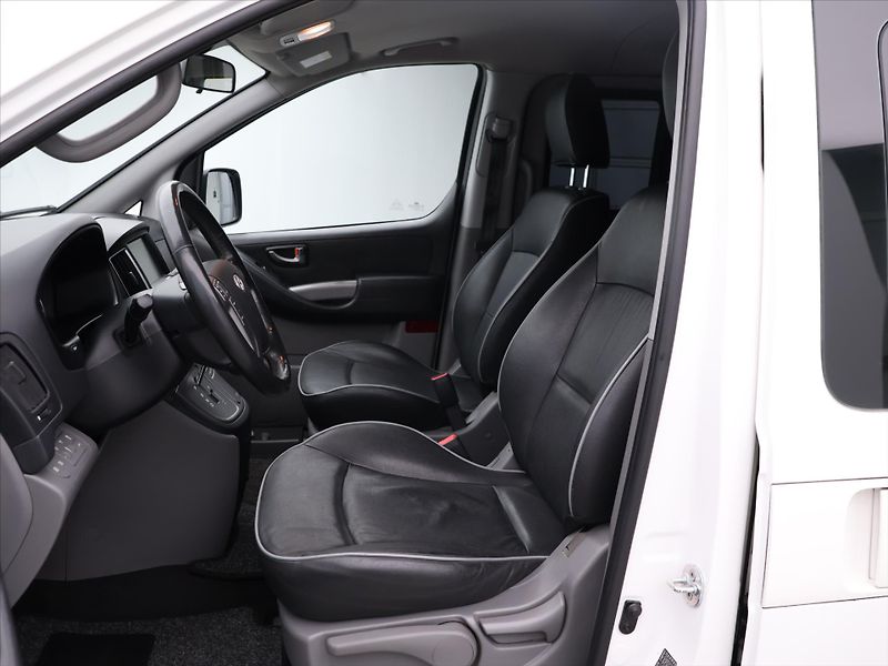 Hyundai H 1 Starex 2,5 CRDi 125kW Automat - fotka 11 z 32