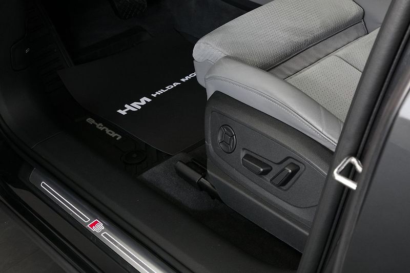 Audi e-tron 55 300kW Matrix Kessy Tažné - fotka 25 z 46