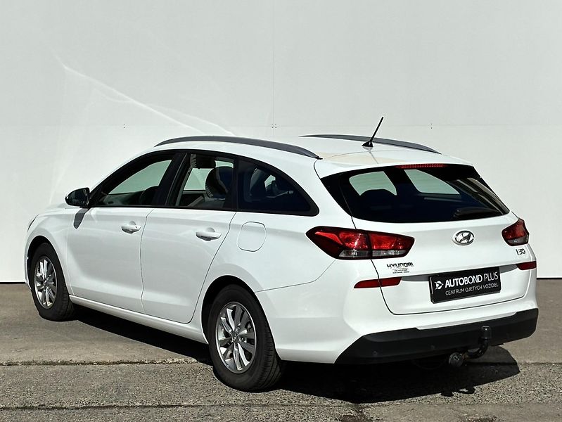 Hyundai i30 1-0 T-GDI 88kW Trikolor - fotka 7 z 19