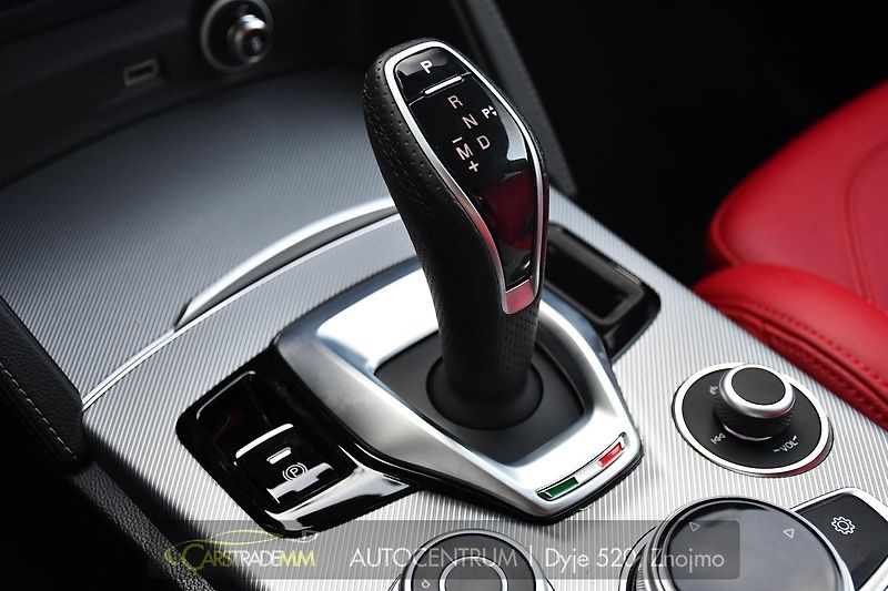 Alfa Romeo Stelvio 2.2 Diesel 16V 154kW Veloce AT - fotka 35 z 53