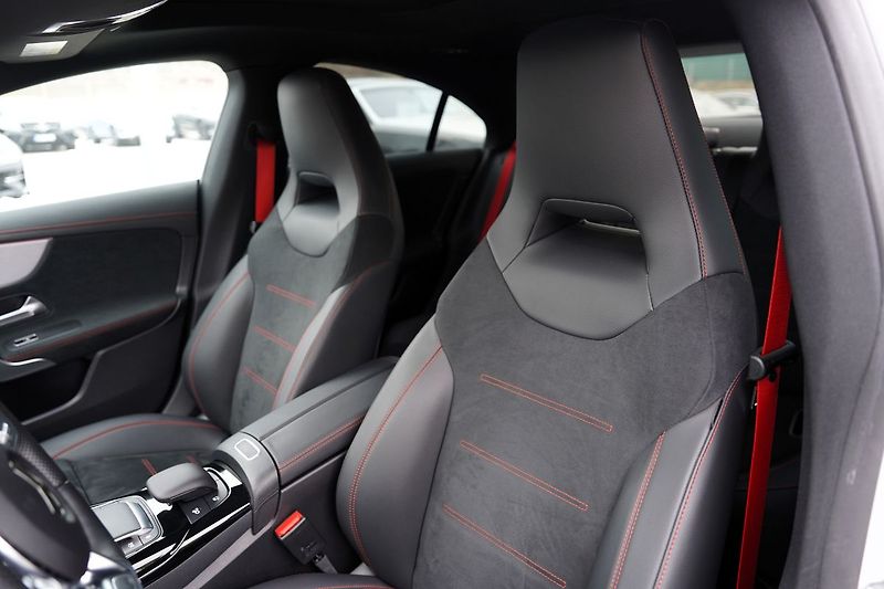 Mercedes-Benz CLA 45s AMG/4Matic+/Aero - fotka 23 z 50