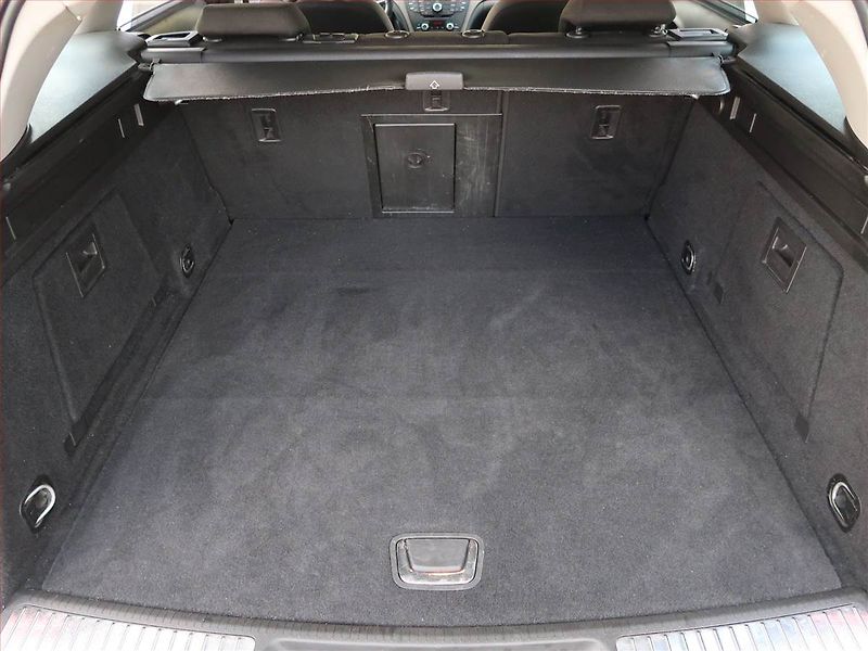Opel Insignia (2012) 2.0 CDTI, 4X4, Automat - fotka 14 z 17