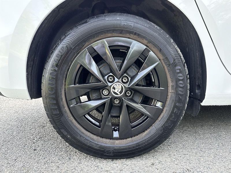 Škoda Fabia (2022) 1.0 TSI DSG Style - fotka 26 z 29