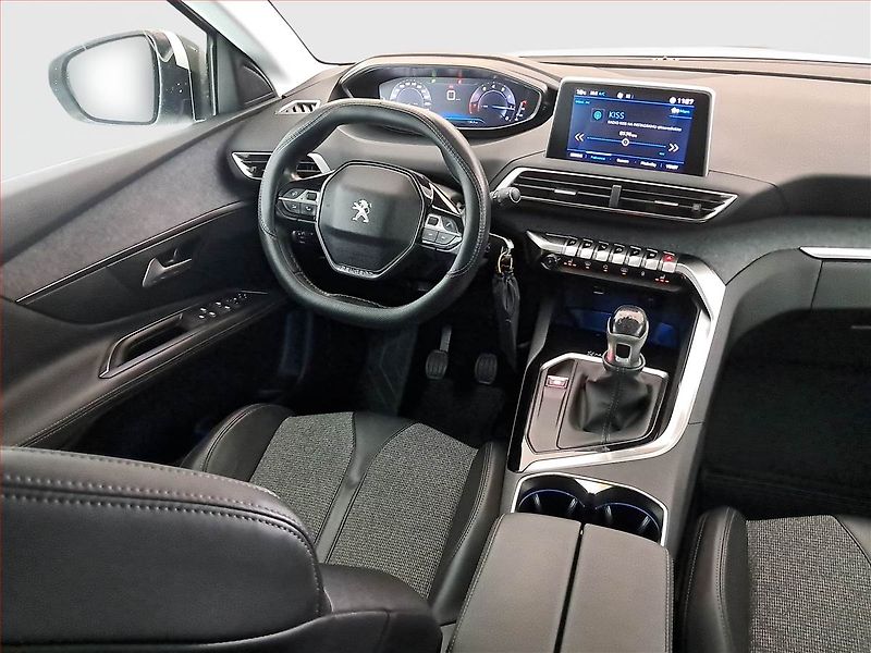 Peugeot 3008 (2018) 1.2 PureTech, Serv.kniha, Kůže - fotka 7 z 17