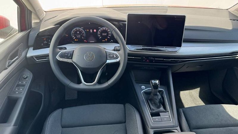Volkswagen Golf (2026) People 6G 1,5TSI - fotka 6 z 9