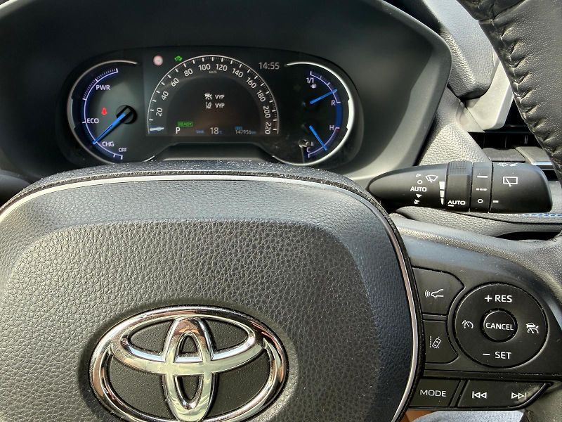 Toyota RAV4 2.5 HSD e-CVT AWD Selection - fotka 19 z 28
