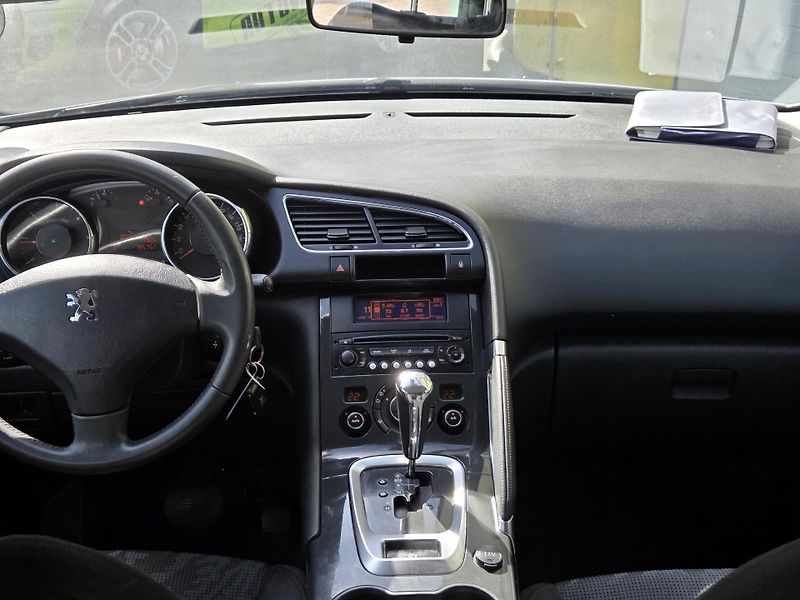 Peugeot 3008 HDi 120kW A/T *SERV.KNÍŽKA     - fotka 30 z 39