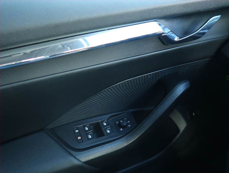 Škoda Octavia (2023) 2.0 TDI, Automat, ČR,1.maj - fotka 16 z 20