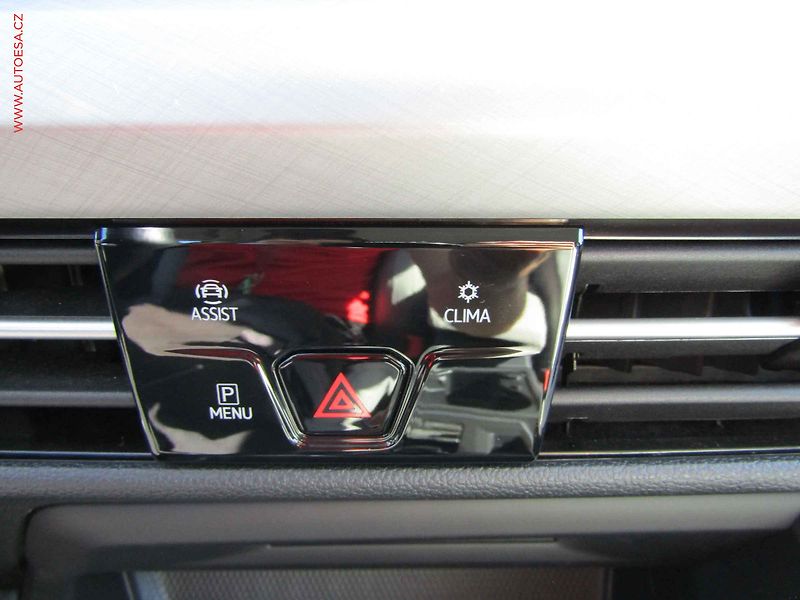 Volkswagen Golf (2022) 1.6TDi, LED, DSG - fotka 20 z 21