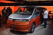Reálným autem je naopak Volkswagen Multivan