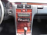 Mercedes-Benz Třídy E 3,2 E 320 Elegance Automat - náhled 15