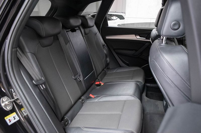 Audi Q5 40 TDI S-LINE* REZERVACE - fotka 14 z 38