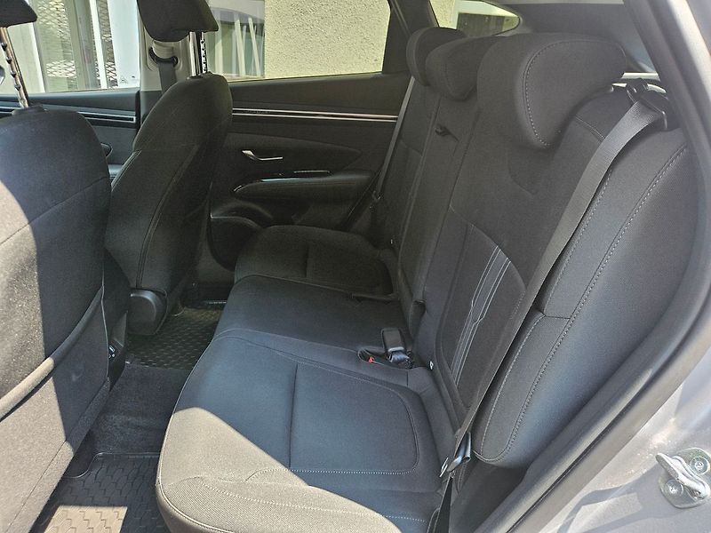 Hyundai Tucson 1.6 T-GDi Smart,ČR,1.maj. - fotka 25 z 30