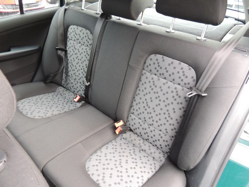 Škoda Fabia (2005) 1.2HTP,40kw,ČR,1majitel - fotka 28 z 33