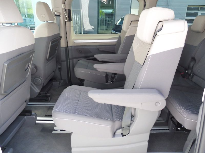 Volkswagen Multivan (2025) Long Life 2,0 TDI 110kW DSG - fotka 19 z 30
