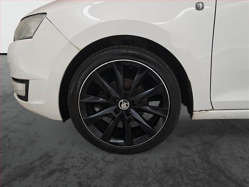 Škoda Rapid (2014) Ambition 1.2 TSI - fotka 14 z 17