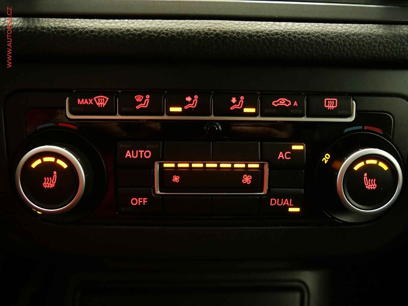 Volkswagen Tiguan (2012) 1.4 TSI, Bixen, panor. - fotka 17 z 21
