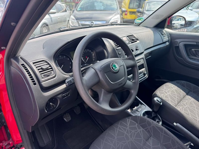 Škoda Fabia (2011) 1,2 TSI 63 KW KM STK - fotka 20 z 49