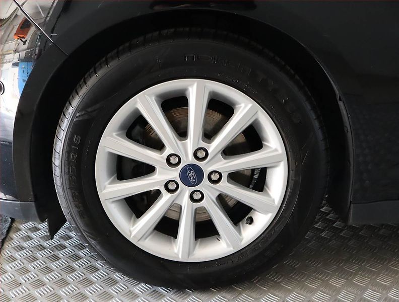 Ford C-MAX (2016) 2.0 TDCi, Serv.kniha, Navi - fotka 15 z 22