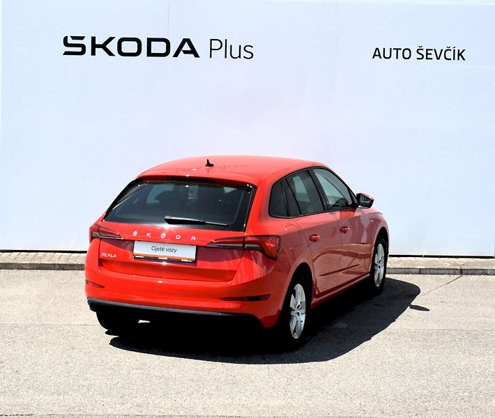 Škoda Scala (2020) 1.0 TSI 85 KW Ambition 125 LET - fotka 2 z 25
