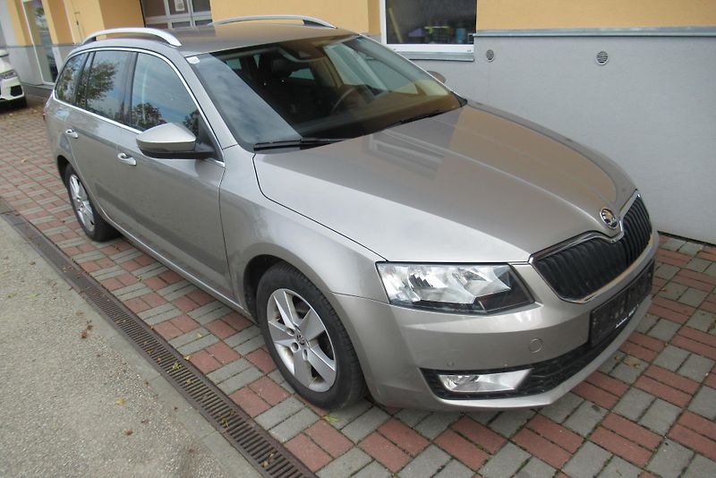 Škoda Octavia 1.6 TDi 4x4 AUT. KLIMA TAŽNÉ - fotka 1 z 19