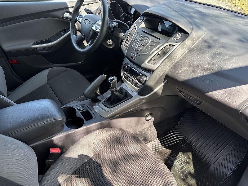 Ford Focus (2013) 1.0 EcoBoost Trend - fotka 9 z 25