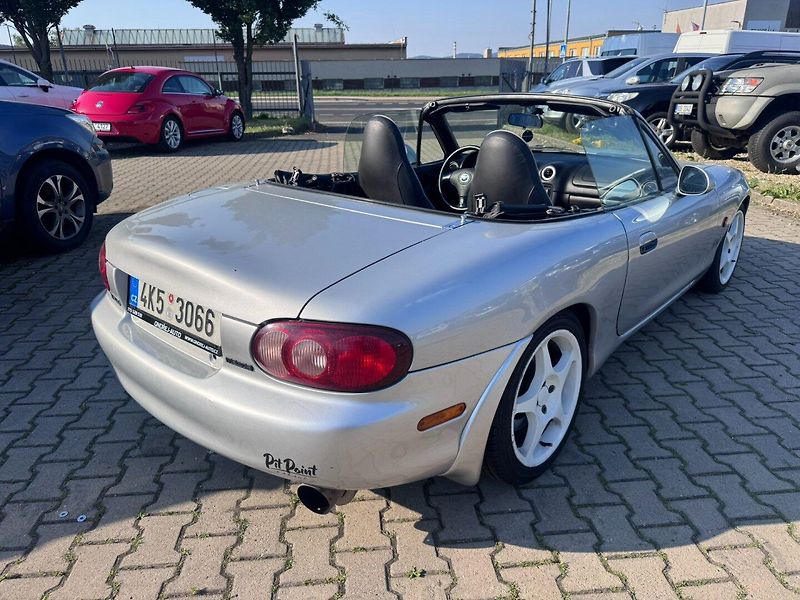 Mazda MX-5 (2000) NB 1,8 107 KW SVOR 6Q - fotka 5 z 45