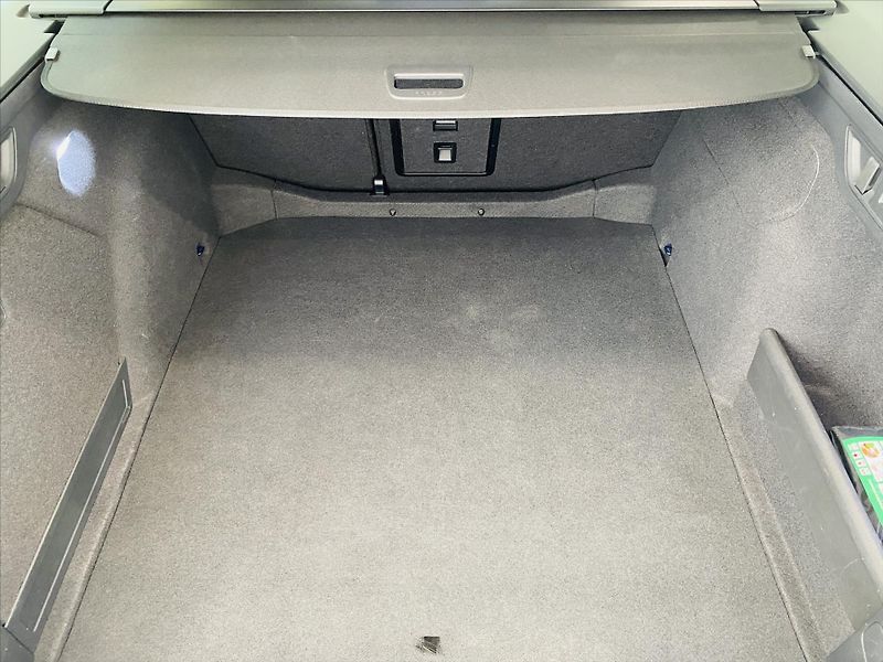 Škoda Superb 2,0 TDI 110kW DSG Selection - fotka 19 z 20