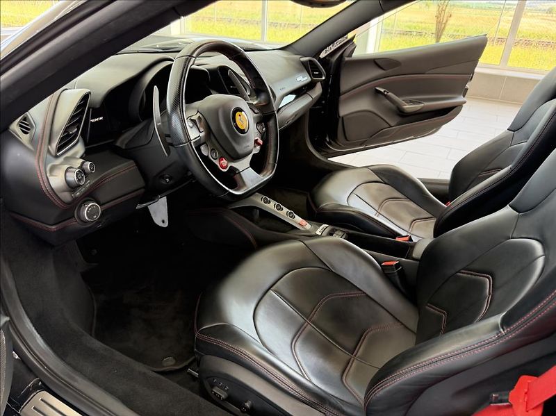 Ferrari 488 3,9 SPIDER - fotka 7 z 15
