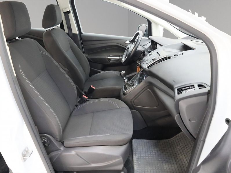 Ford Grand C-MAX (2018) 1.0 92kW, ČR, 1. Maj., Tažné, - fotka 29 z 30