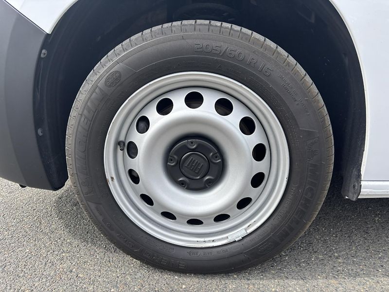 Fiat Dobló (2023) 1.5 BlueHDI 100 polokombi L2 - fotka 16 z 16