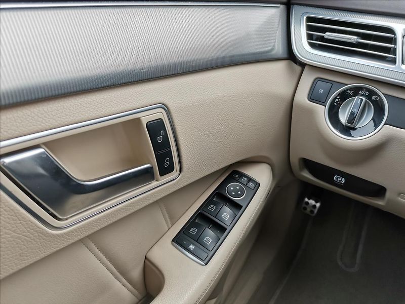 Mercedes-Benz Třídy E 3,0 E350 BlueTEC T Avantgarde - fotka 12 z 19